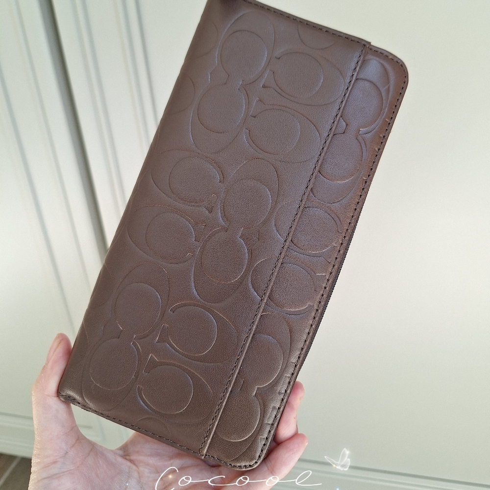 NWT Coach  F74529 Signature embossed Accordion Wallet Tobacco